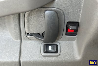 2025 Chevrolet Express Passenger 1LT
