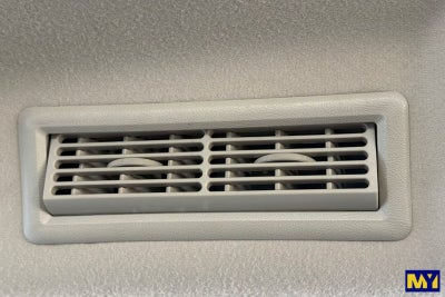 2025 Chevrolet Express Passenger 1LT