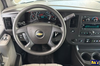 2025 Chevrolet Express Passenger 1LT