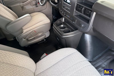 2025 Chevrolet Express Passenger 1LT