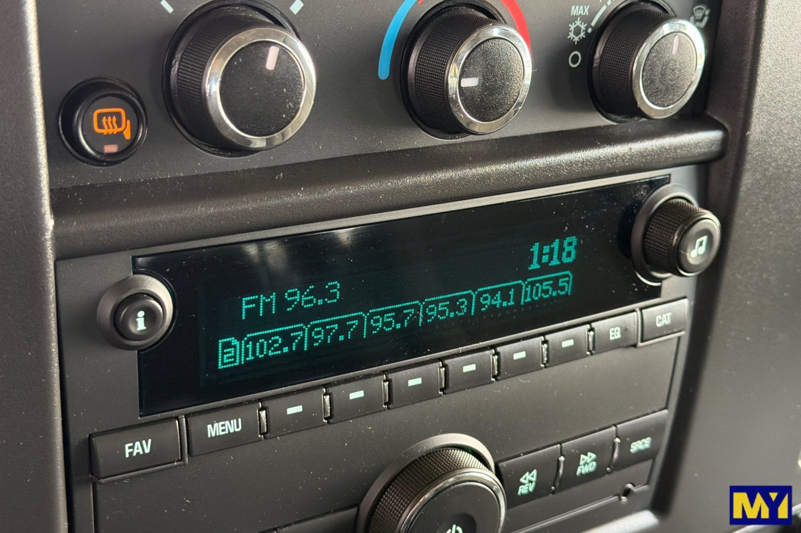 2025 Chevrolet Express Passenger 1LT