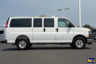 2025 Chevrolet Express Passenger 1LT