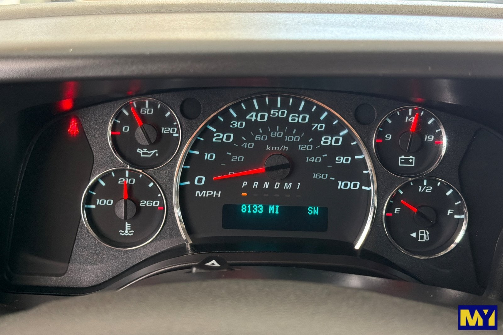 2025 Chevrolet Express Passenger 1LT