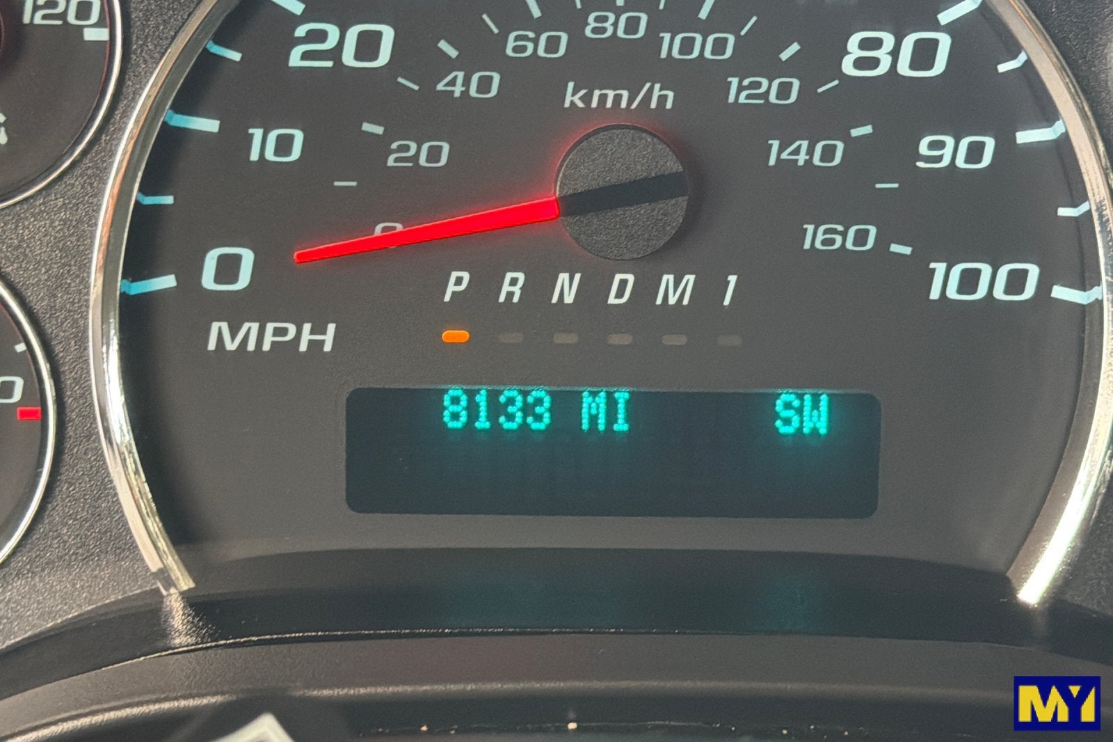 2025 Chevrolet Express Passenger 1LT
