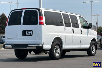 2025 Chevrolet Express Passenger 1LT