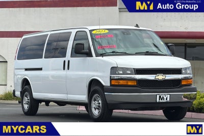 2023 Chevrolet Express Passenger 3500 1LT