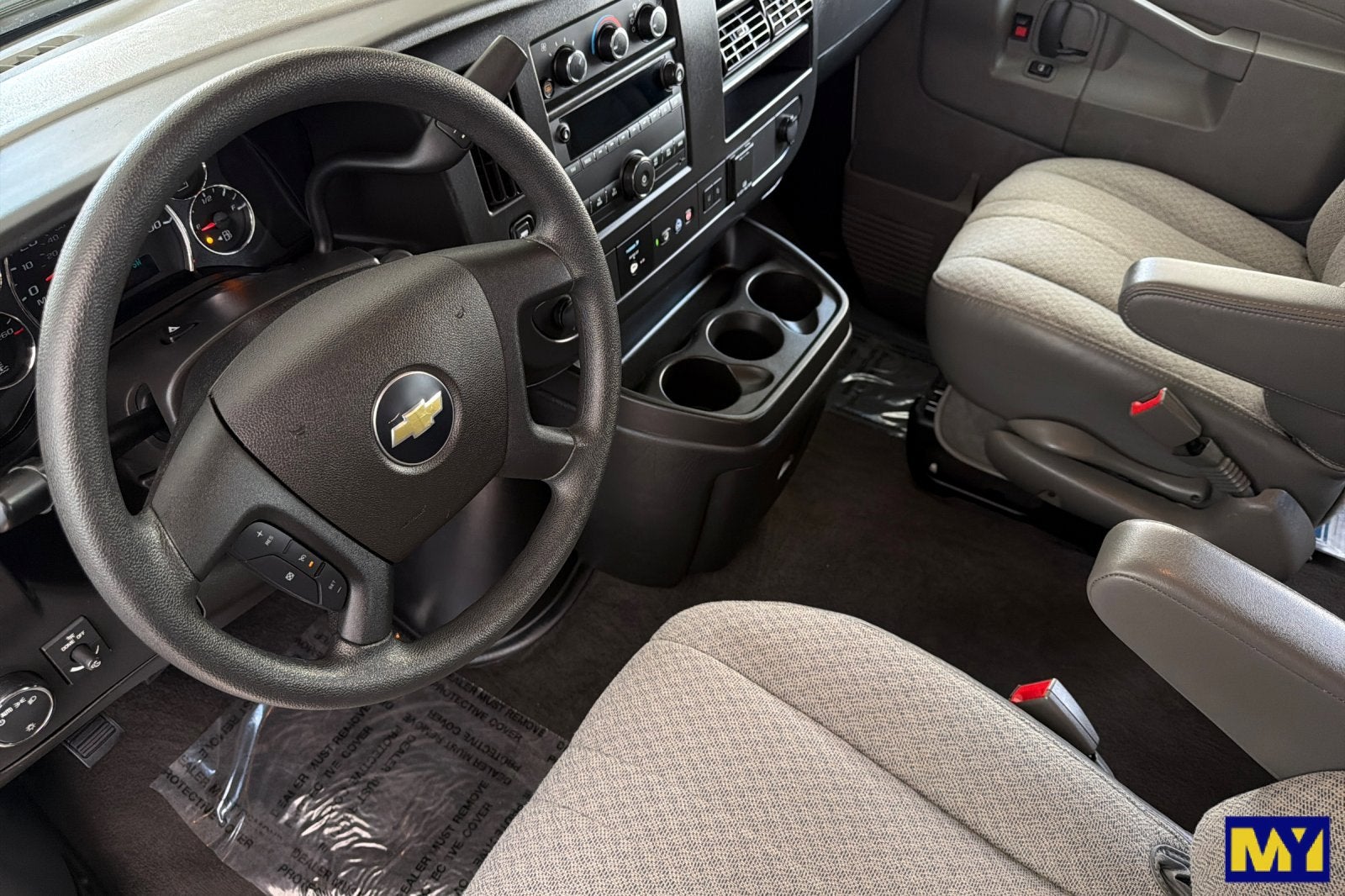 2023 Chevrolet Express Passenger 3500 1LT