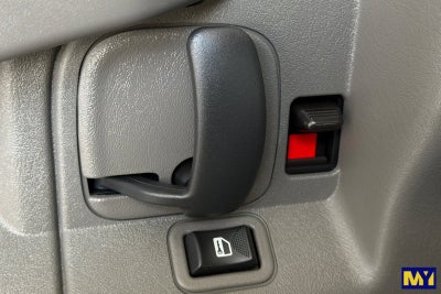 2023 Chevrolet Express Passenger 3500 1LT