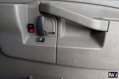 2023 Chevrolet Express Passenger 3500 1LT