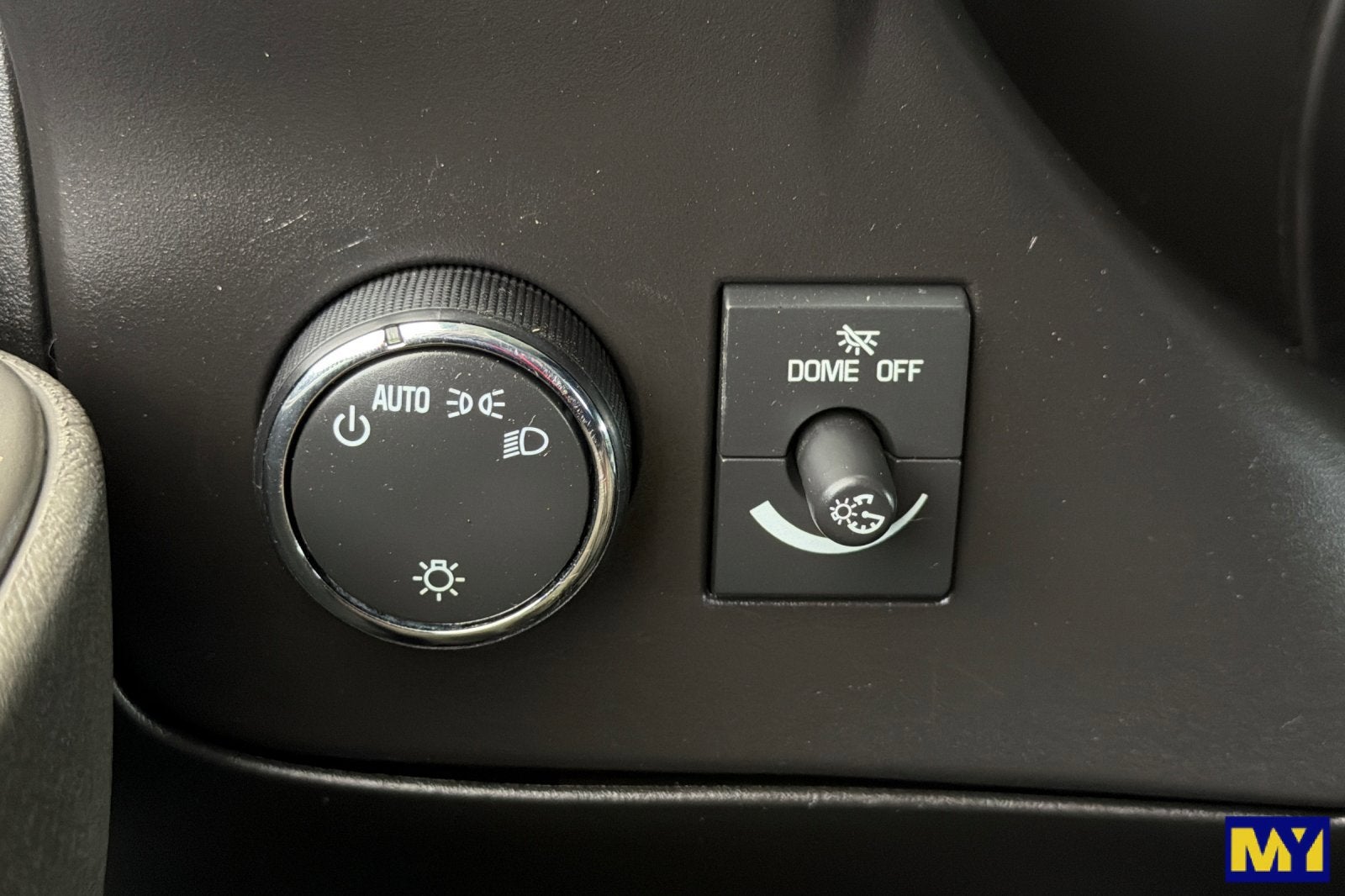 2023 Chevrolet Express Passenger 3500 1LT