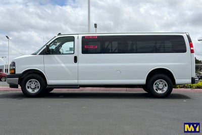 2023 Chevrolet Express Passenger 3500 1LT