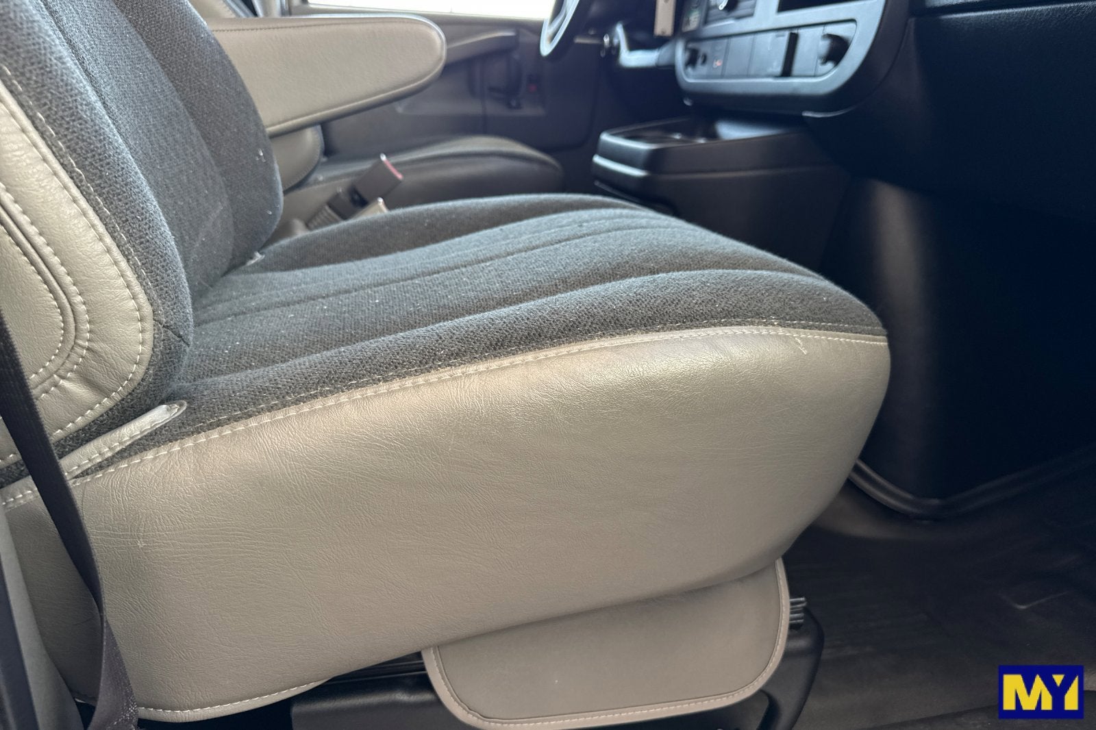 2024 Chevrolet Express Cargo 2500 WT