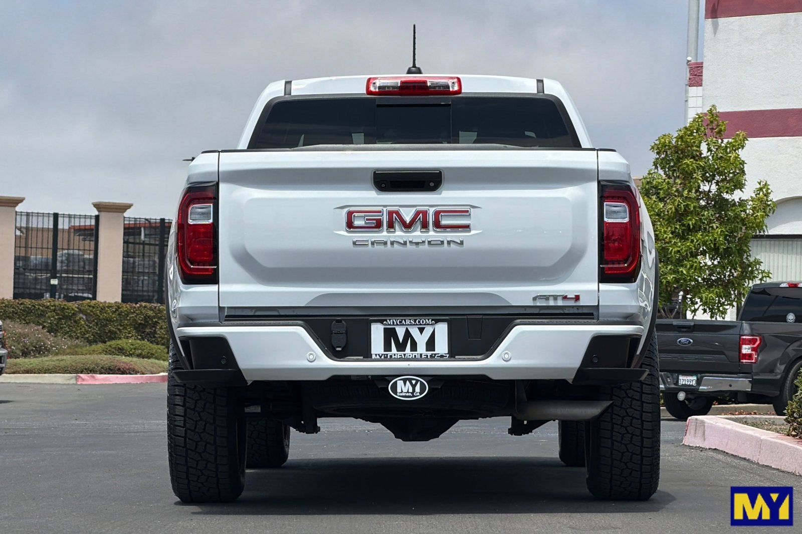 2024 GMC Canyon AT4