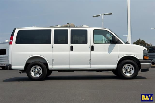2025 Chevrolet Express Passenger LT
