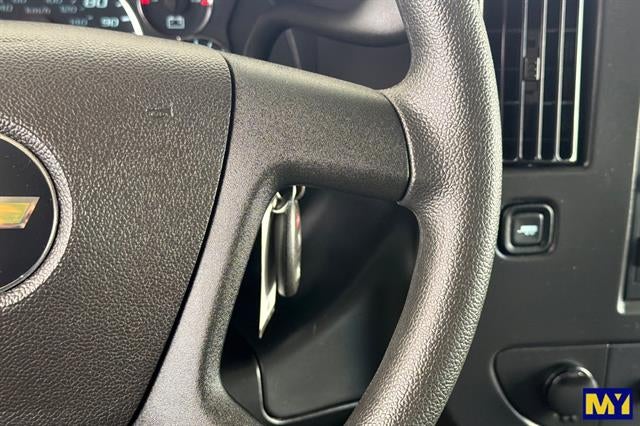2025 Chevrolet Express Passenger LT