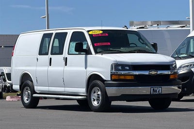 2025 Chevrolet Express Cargo Van RWD 2500 135"