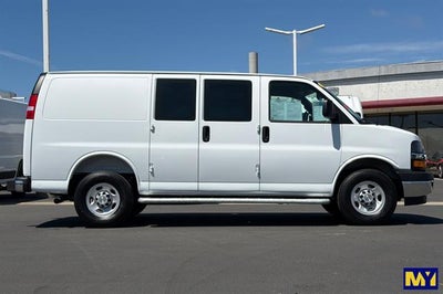 2025 Chevrolet Express Cargo Van RWD 2500 135"