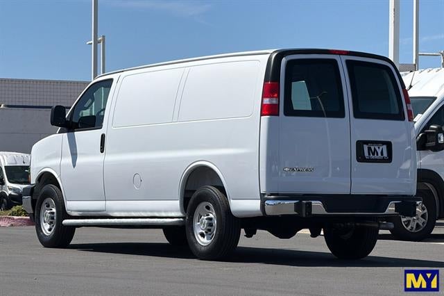 2025 Chevrolet Express Cargo Van RWD 2500 135"