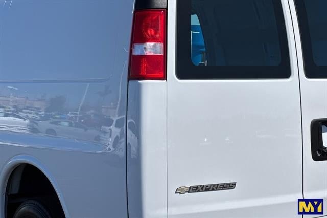 2024 Chevrolet Express Cargo Van RWD 2500 135"