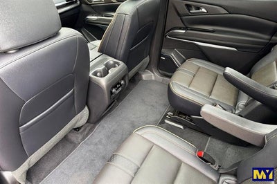 2025 Chevrolet Traverse AWD High Country