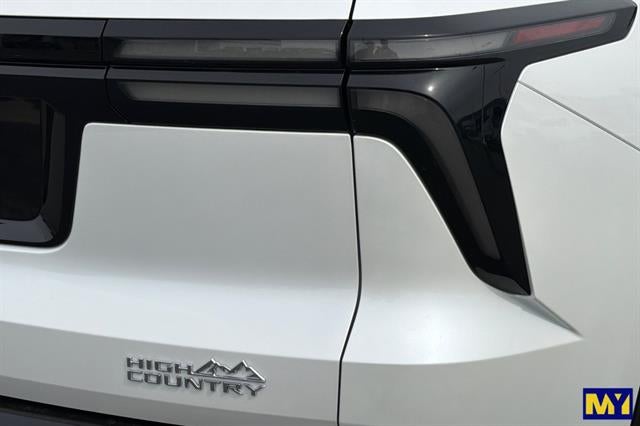 2025 Chevrolet Traverse AWD High Country