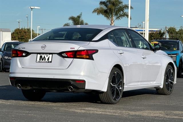 2025 Nissan Altima SR