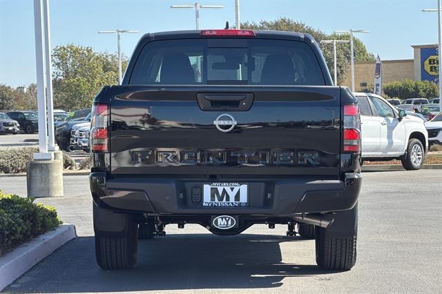 2027 Nissan Frontier SV
