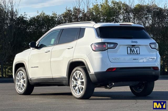 2023 Jeep Compass Latitude Lux