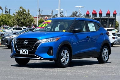 2025 Nissan Kicks Play S