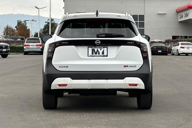 2026 Nissan Kicks SR