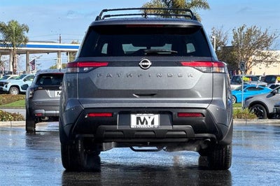 2026 Nissan Pathfinder SV