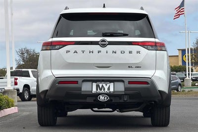 2026 Nissan Pathfinder SL