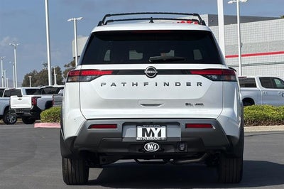 2026 Nissan Pathfinder SL