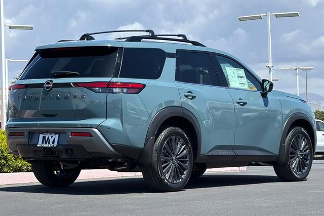 2026 Nissan Pathfinder SL