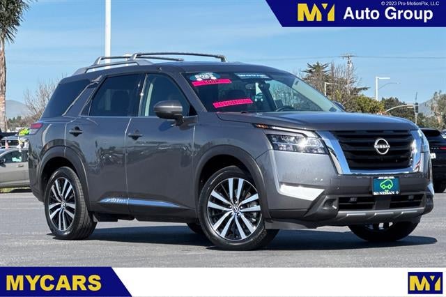 2023 Nissan Pathfinder Platinum