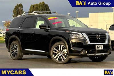 2025 Nissan Pathfinder Platinum