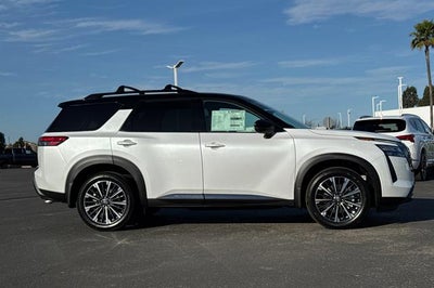 2026 Nissan Pathfinder Platinum