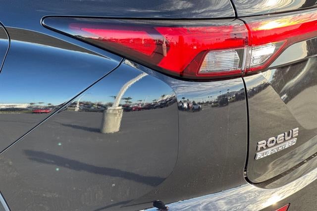 2026 Nissan Rogue Plug-In Hybrid Platinum